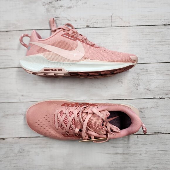 Sz 6 WMNS NIKE ReactX Pegasus Trail 5 Red Stardust Pink Oxford DV3865 600 No Lid - Picture 1 of 8